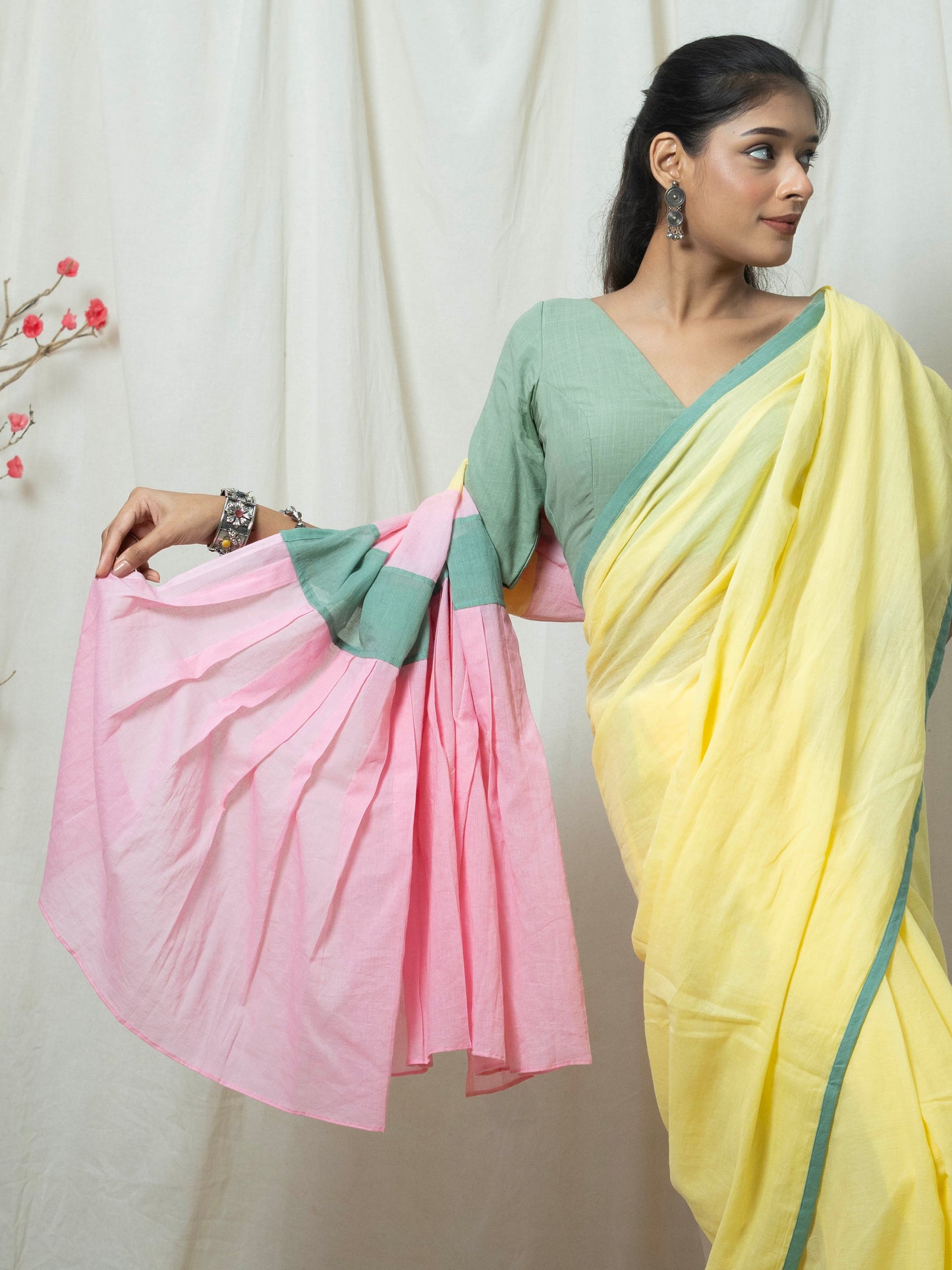 Sara Saree
