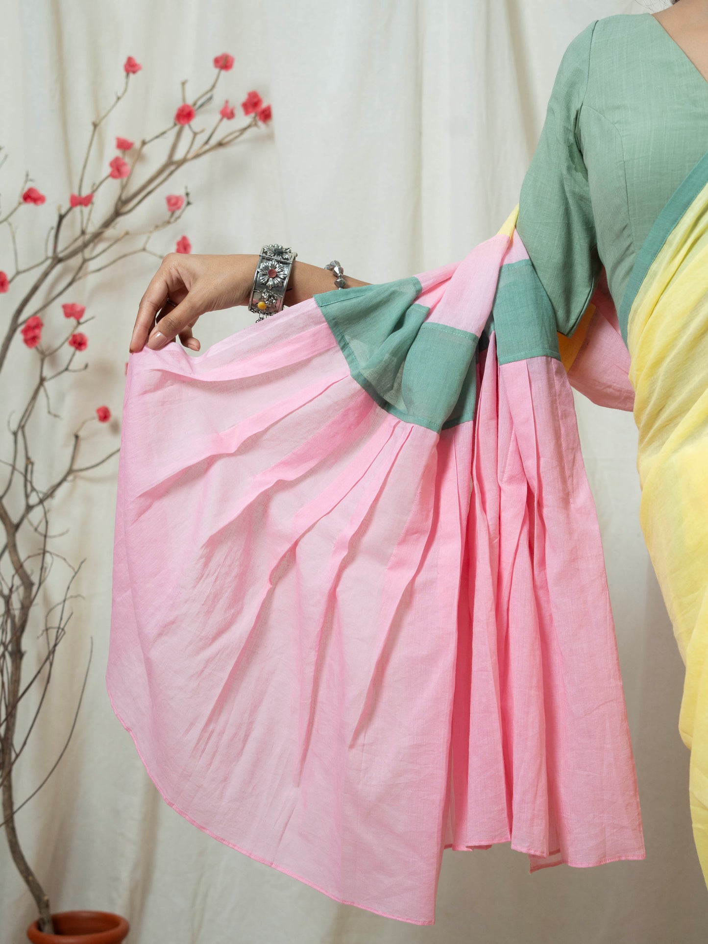 Sara Saree