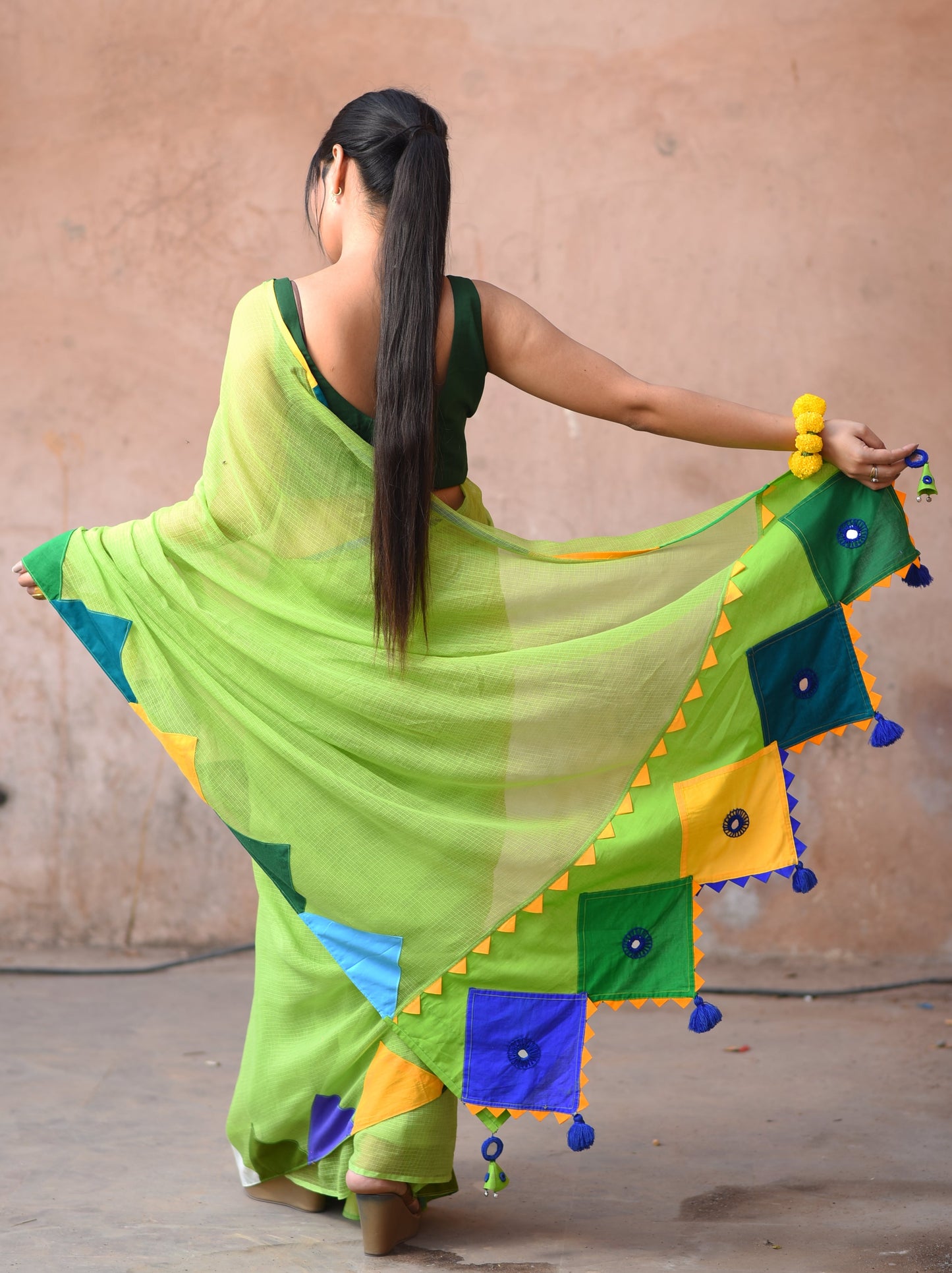 अंगूरी Saree