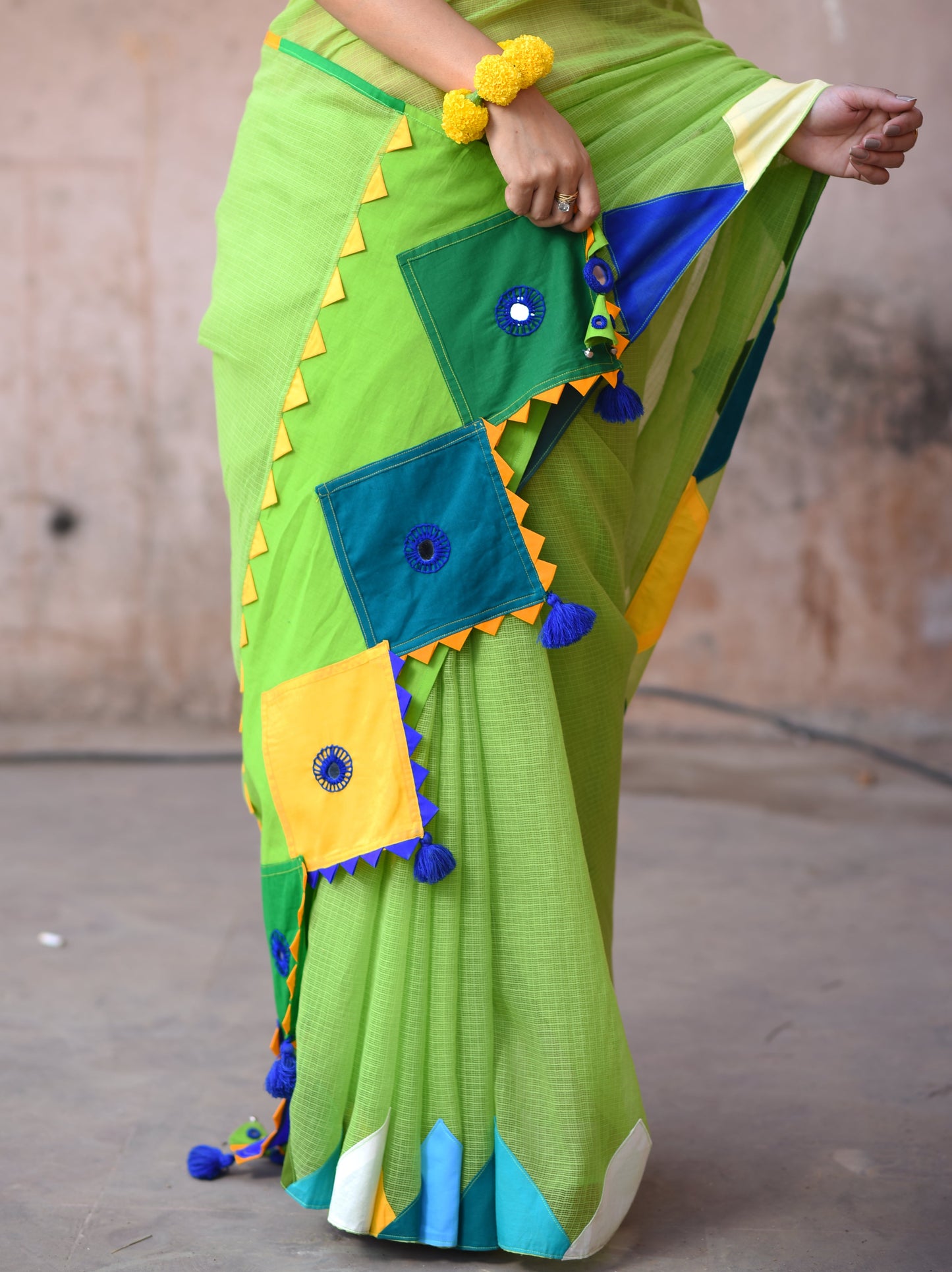 अंगूरी Saree