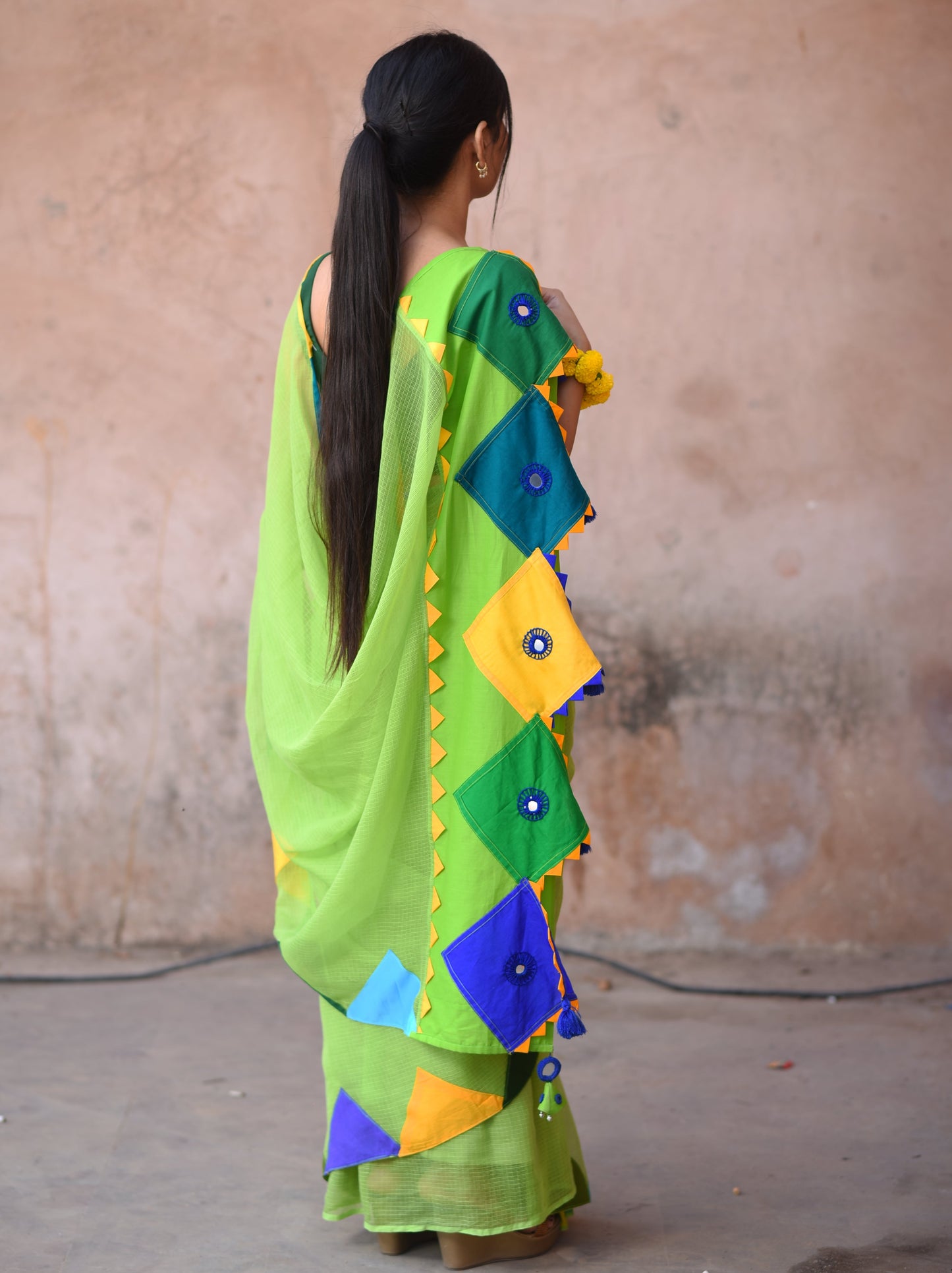 अंगूरी Saree