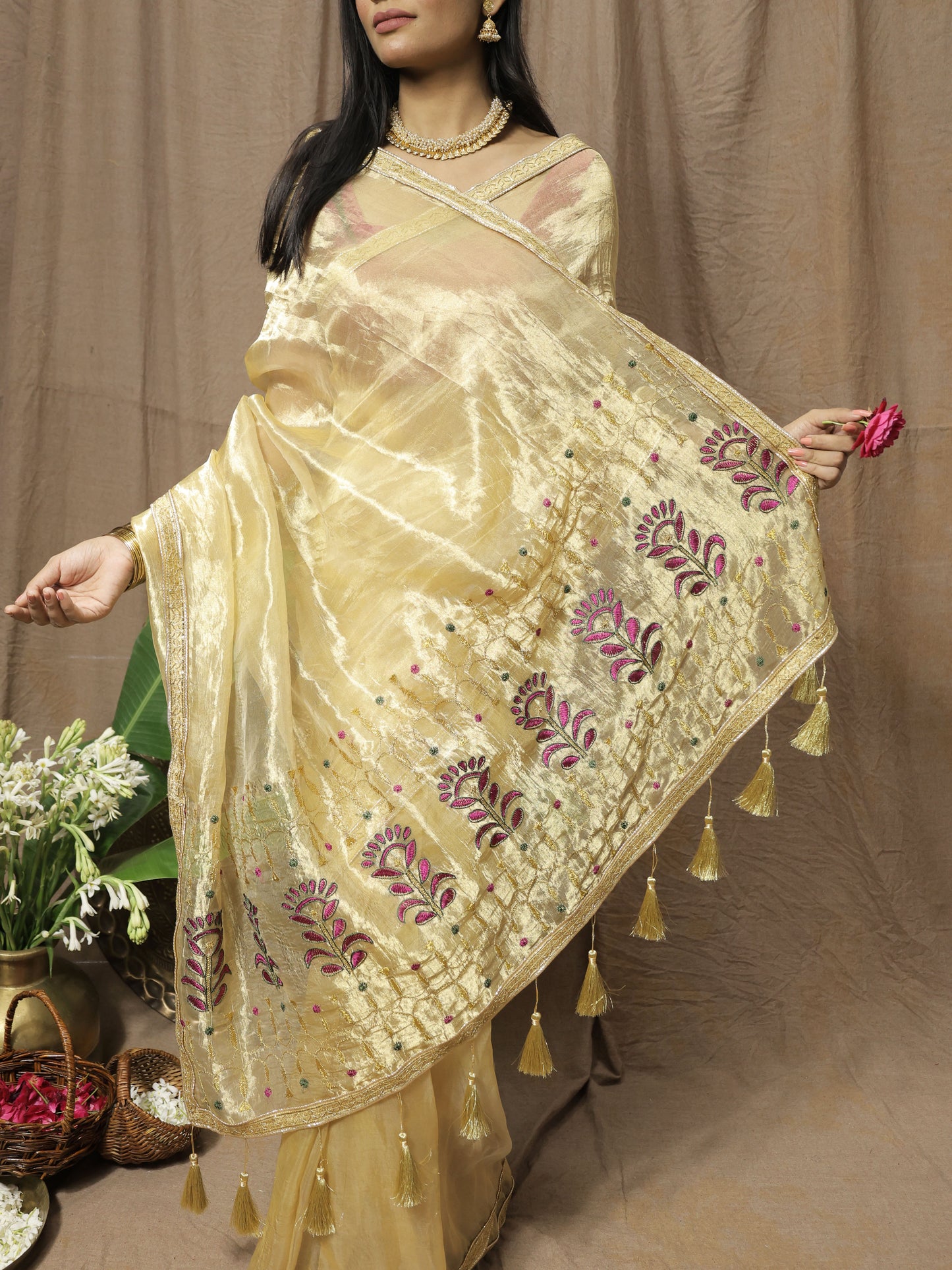 Sunehri Saree