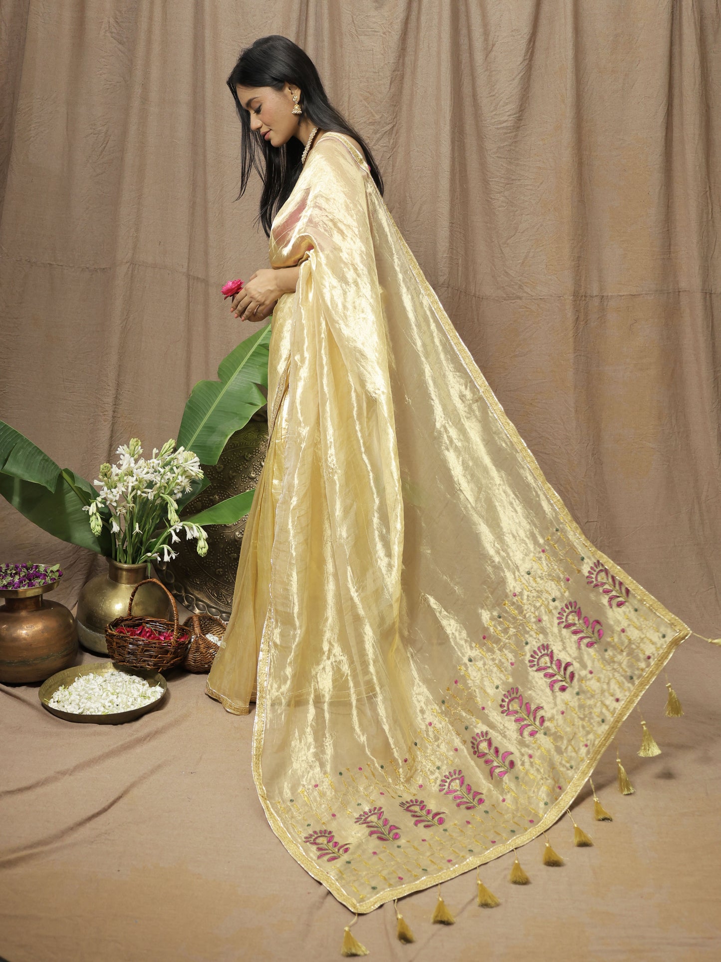Sunehri Saree