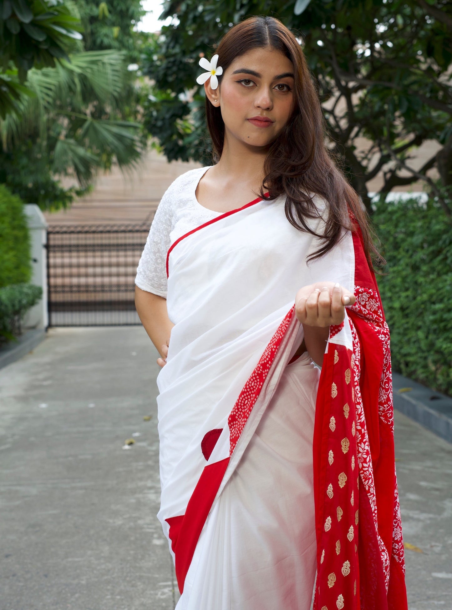 अतरंगी Saree - Red Elegance