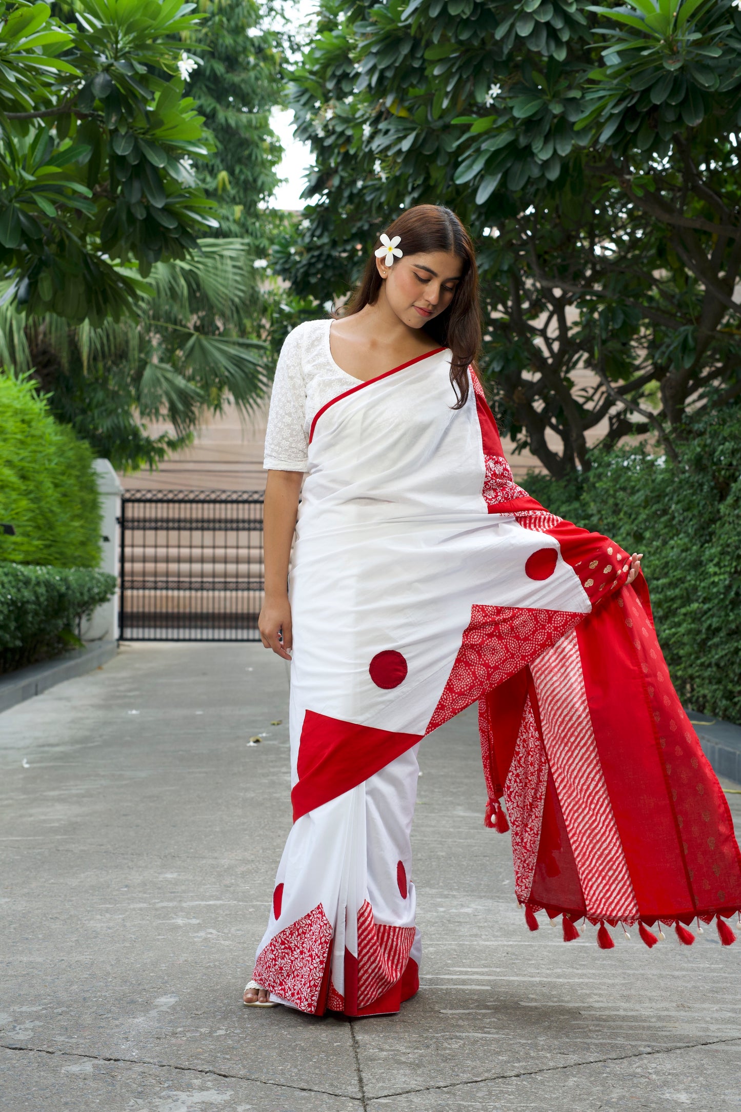 अतरंगी Saree - Red Elegance