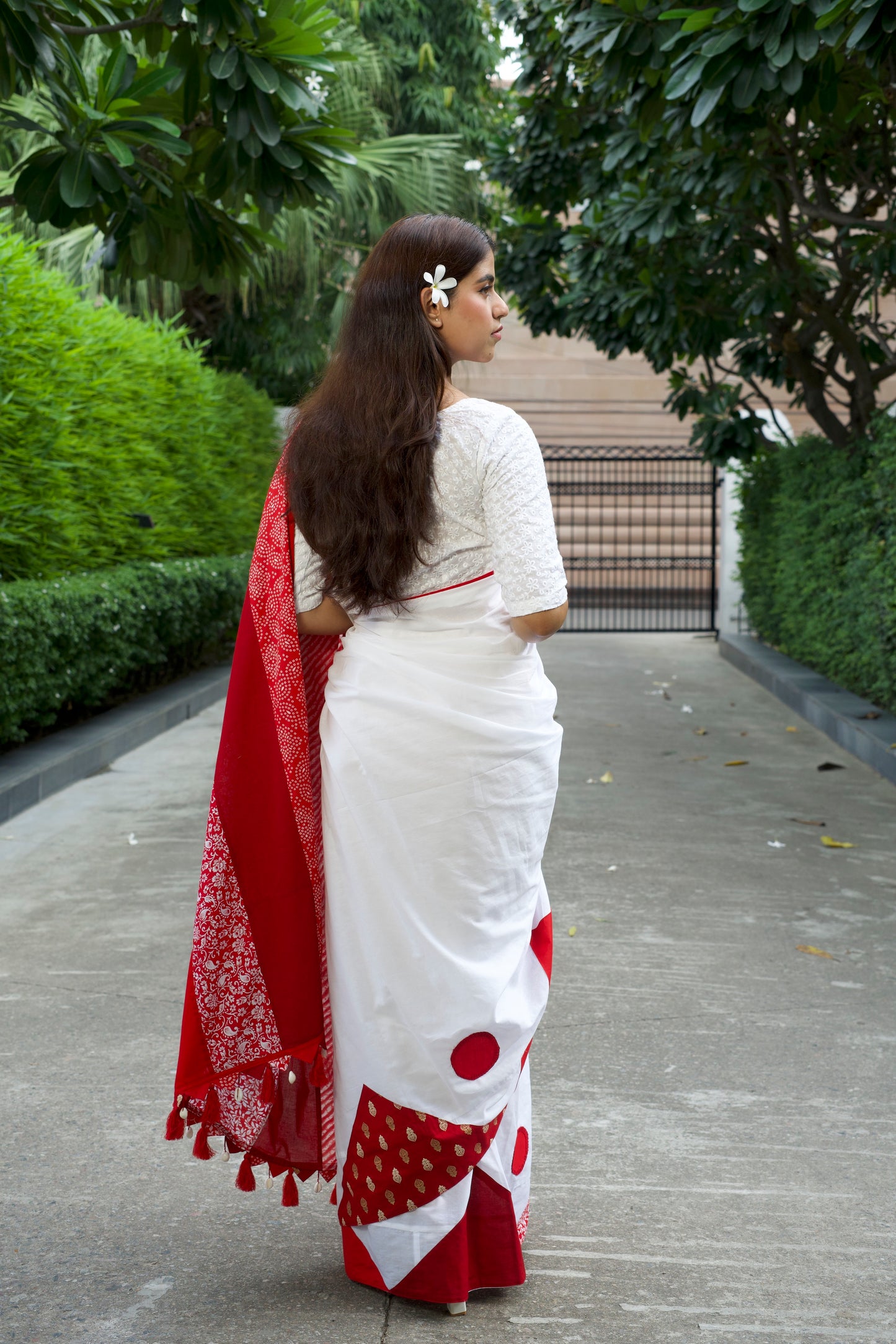 अतरंगी Saree - Red Elegance