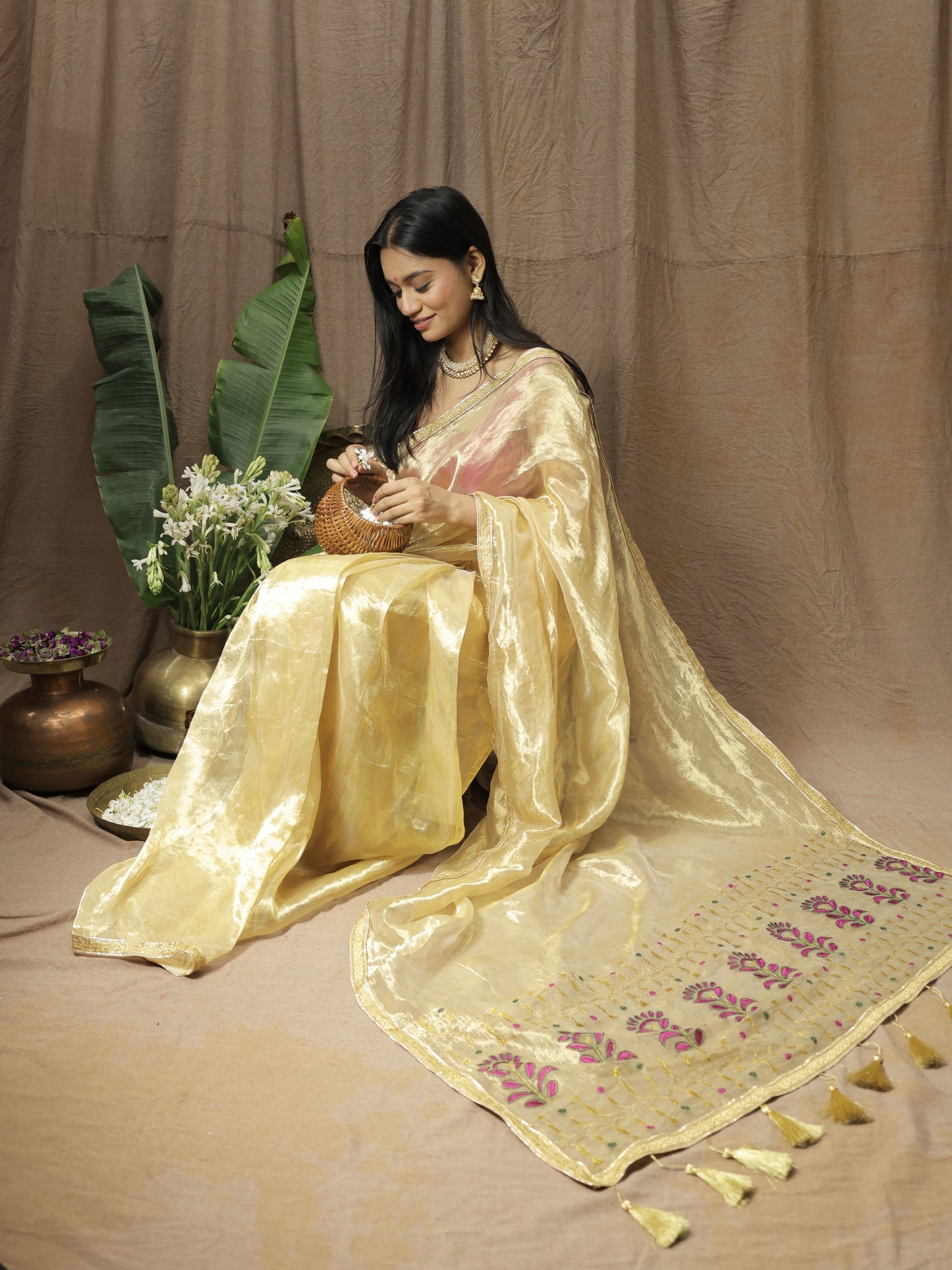 Sunehri Saree